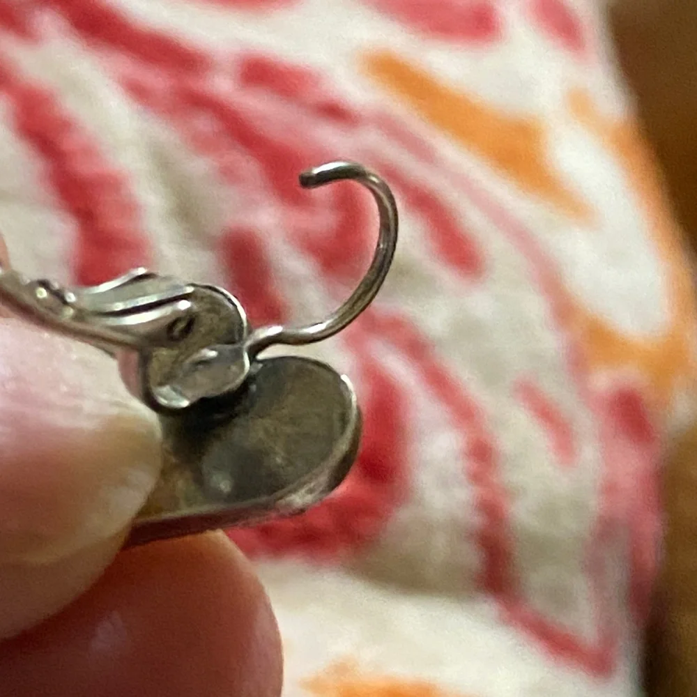 Marcasite and crystals, beautiful heart earrings reflect colors brilliantly - Picture 6 of 7